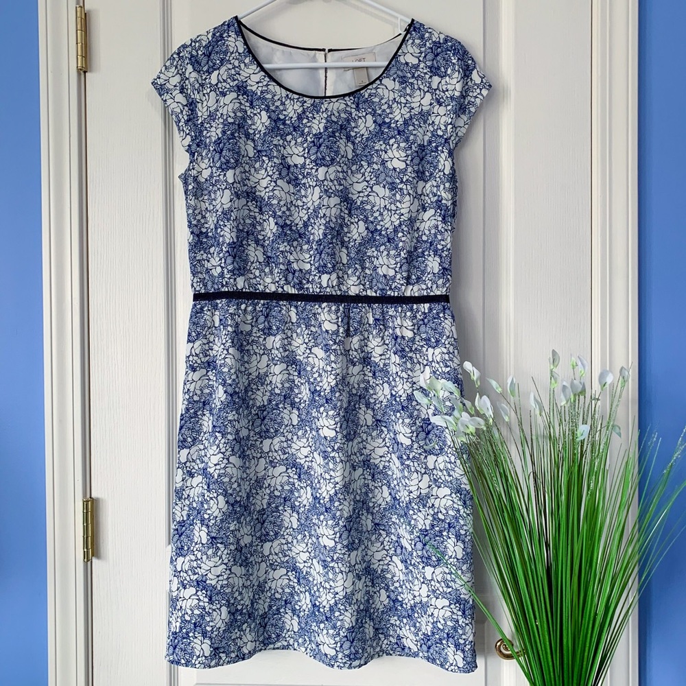 Blue floral Loft dress size: 8
